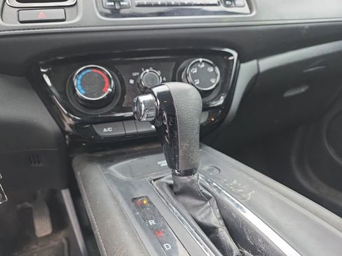 Used 2018 Honda HR-V LX image 14