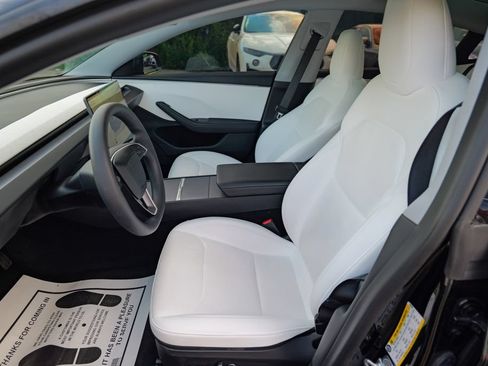 Used 2025 Tesla Model 3 RWD image 21