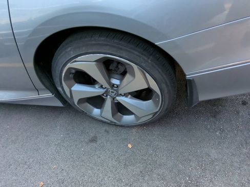 Used 2018 Honda Accord Touring image 5
