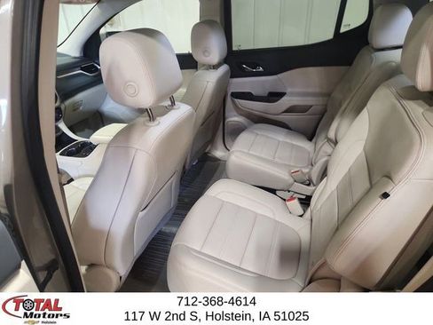 Used 2023 GMC Acadia Denali w/ Denali Technology Package AWD/4WD image 13