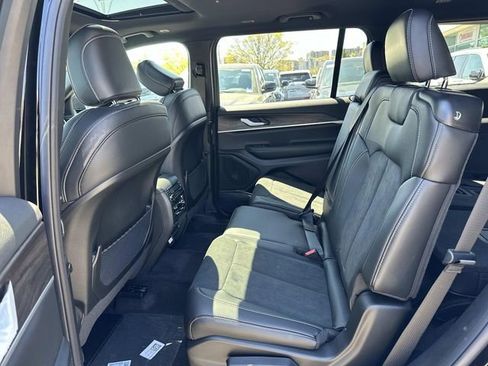 New 2026 Jeep Grand Cherokee L 4WD image 11