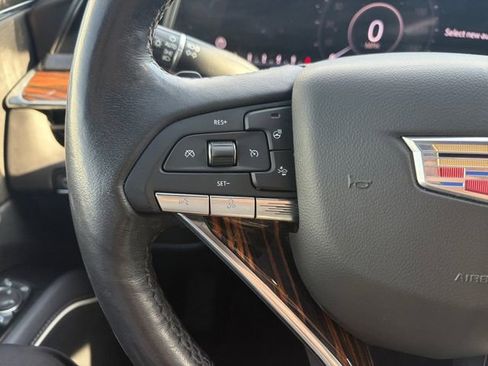 Used 2021 Cadillac Escalade Premium Luxury RWD image 6