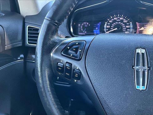 Used 2013 Lincoln MKT AWD image 18