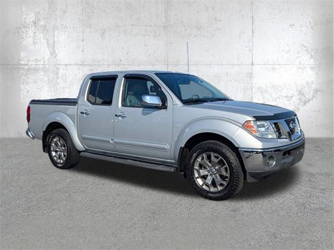 Used 2019 Nissan Frontier SL image 2