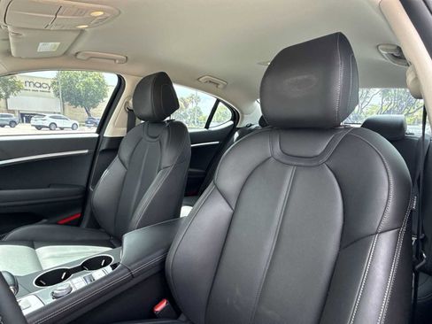 Used 2023 Genesis G70 2.0T AWD/4WD image 14