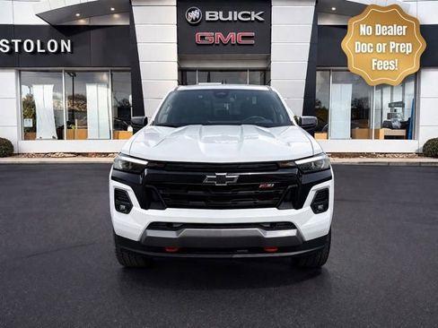 Used 2025 Chevrolet Colorado Z71 AWD/4WD image 3
