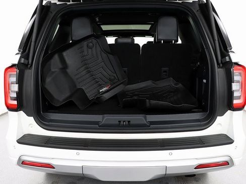 Used 2023 Ford Expedition Platinum image 29