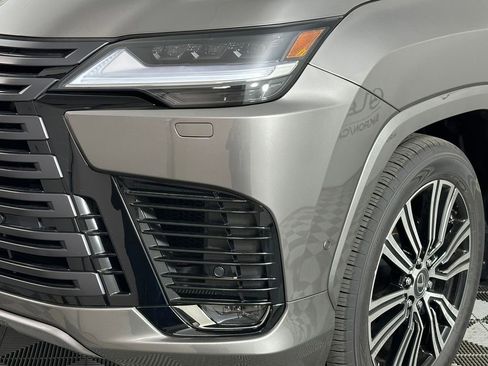 New 2026 Lexus LX 700h Luxury image 13