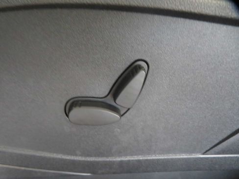 Used 2020 Ford Transit Connect XLT FWD image 16