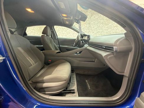 Certified 2023 Hyundai Elantra SEL w/ Convenience Package FWD image 11