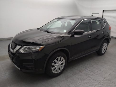Used 2017 Nissan Rogue S AWD/4WD image 2