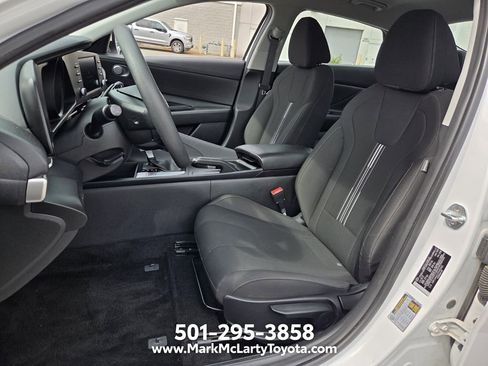 Used 2023 Hyundai Elantra SEL FWD image 9