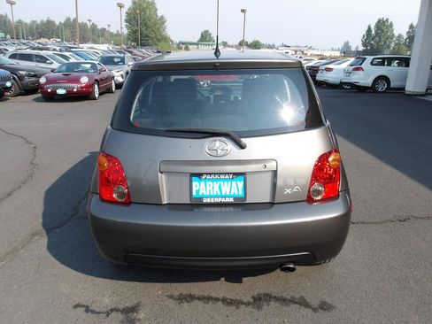 Used 2005 Scion xA FWD image 4