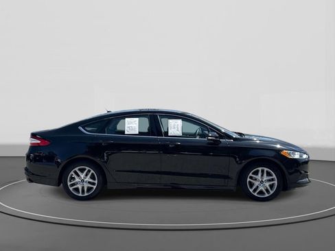 Used 2016 Ford Fusion SE FWD image 4