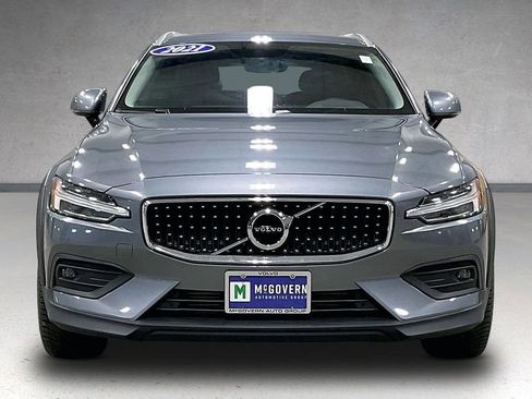 Used 2021 Volvo V60 T5 Cross Country w/ Climate Package AWD/4WD image 2