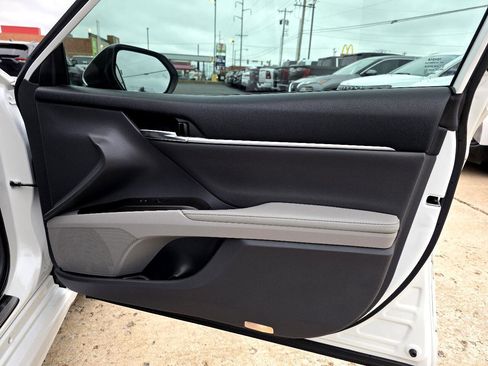 Used 2021 Toyota Camry XSE w/ Navigation Package image 18