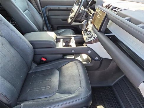 Used 2022 Land Rover Defender 110 SE AWD/4WD image 23
