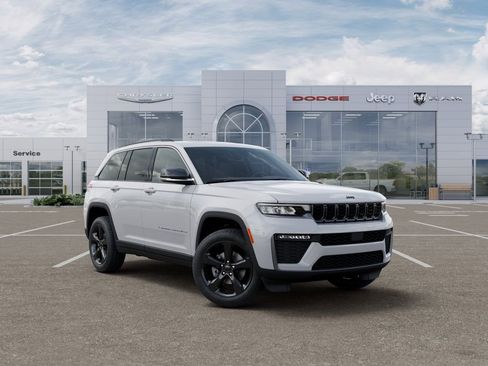 New 2026 Jeep Grand Cherokee Limited w/ Limited Altitude Package AWD/4WD image 5