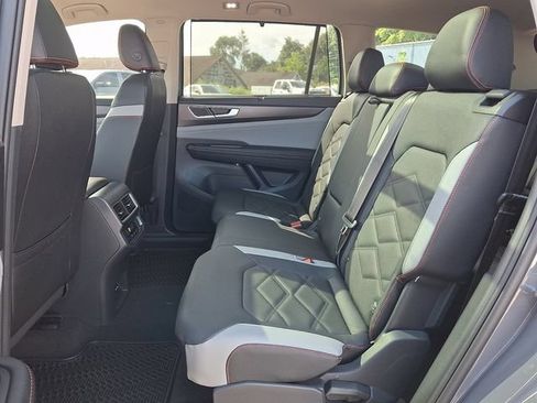 Used 2026 Volkswagen Atlas Peak Edition AWD/4WD image 17