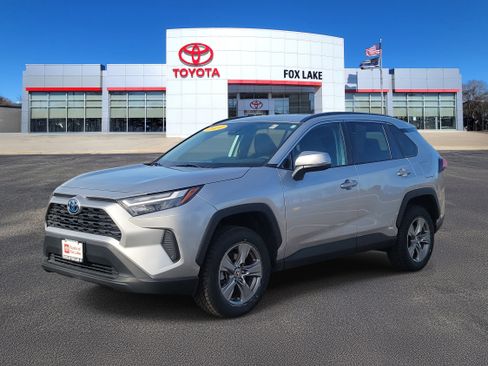 Used 2024 Toyota RAV4 XLE image 2