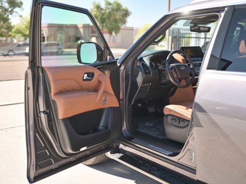 Used 2023 INFINITI QX80 Sensory w/ Cargo Package image 6