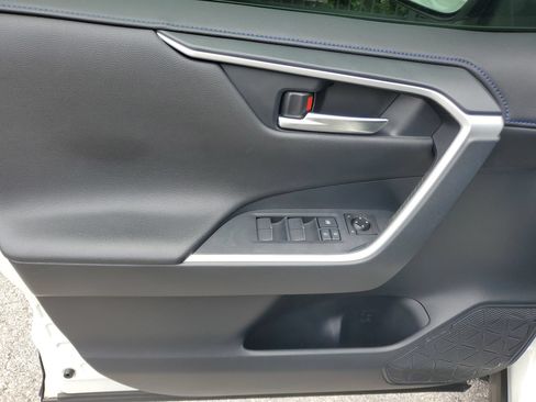 Used 2019 Toyota RAV4 XSE w/ XSE Weather Package AWD/4WD image 20