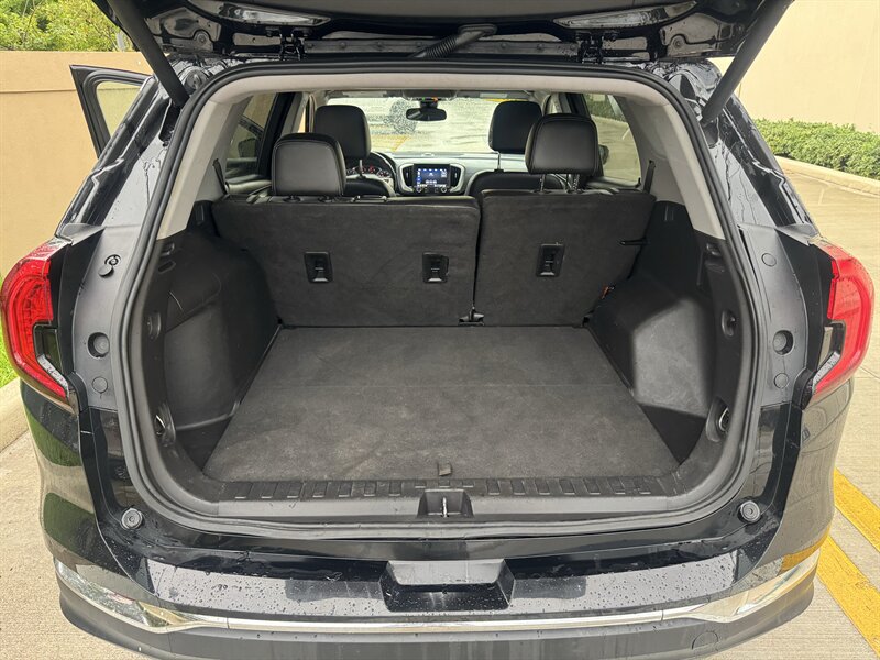 Used 2022 GMC Terrain SLT AWD/4WD image 18