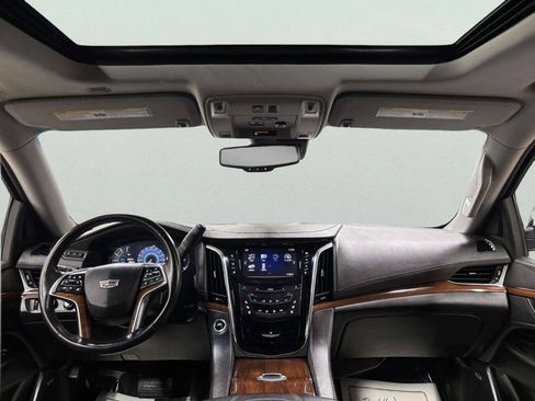 Used 2016 Cadillac Escalade ESV Luxury AWD/4WD image 30