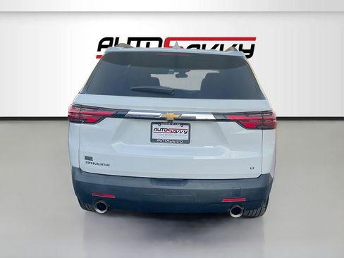 Used 2023 Chevrolet Traverse LT image 6
