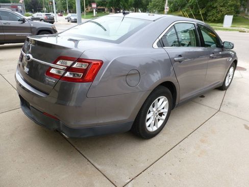 Used 2014 Ford Taurus SE FWD image 2