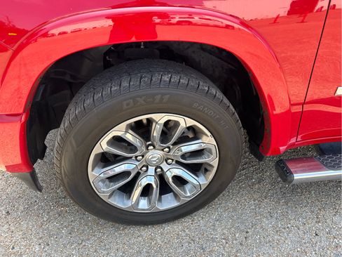 Used 2021 RAM 1500 Laramie w/ Sport Appearance Package AWD/4WD image 12