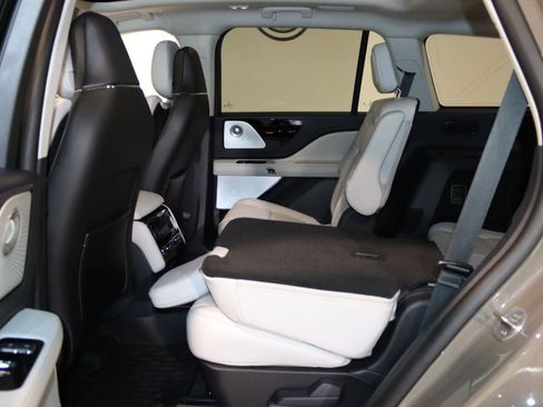 Used 2025 Lincoln Aviator Reserve w/ Equipment Group 201A AWD/4WD image 51