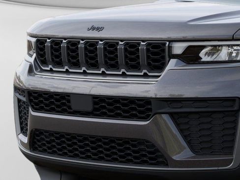 New 2026 Jeep Grand Cherokee 4WD image 11