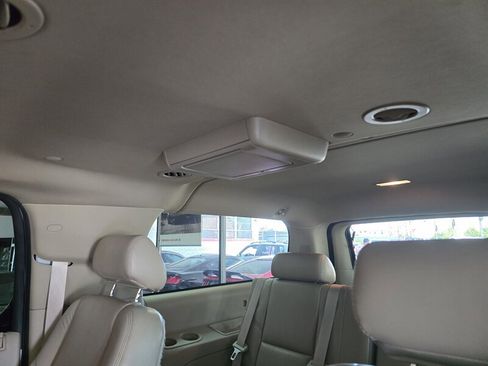 Used 2010 Cadillac Escalade ESV Premium AWD/4WD image 13