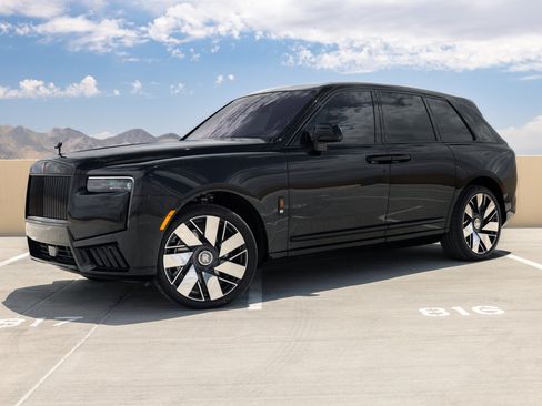Used 2026 Rolls-Royce Cullinan AWD/4WD image 1