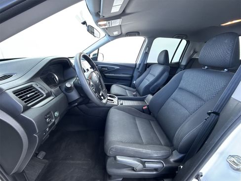 Used 2018 Honda Ridgeline Sport image 11