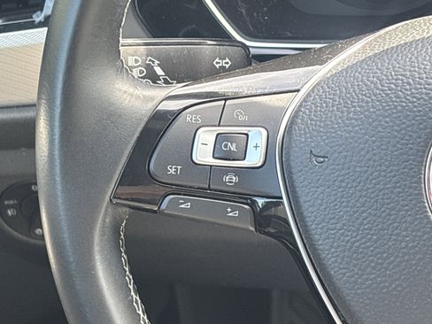 Used 2019 Volkswagen Jetta R-Line FWD image 4