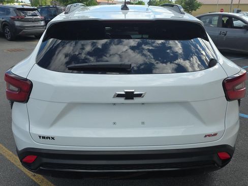 Used 2024 Chevrolet Trax RS w/ Driver Confidence Package FWD image 8