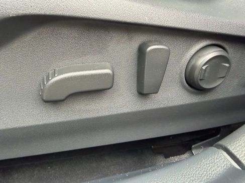 Used 2025 Subaru Outback Premium AWD/4WD image 19