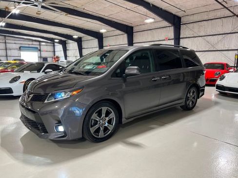 Used 2019 Toyota Sienna SE Premium image 50
