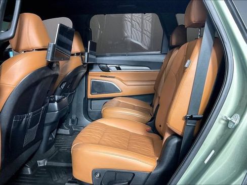 Used 2023 Kia Telluride SX X-Line AWD/4WD image 3