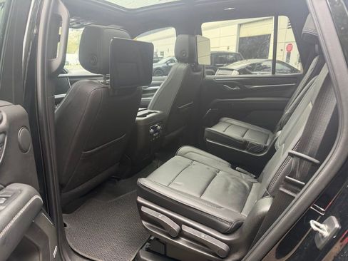 Used 2021 GMC Yukon Denali w/ Denali Ultimate Package image 12