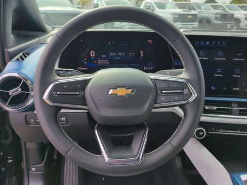 New 2026 Chevrolet Equinox EV LT image 11