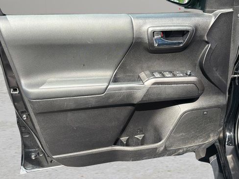 Used 2023 Toyota Tacoma TRD Pro AWD/4WD image 10