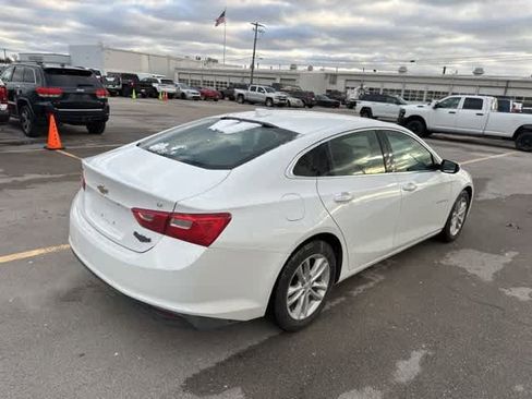 Used 2017 Chevrolet Malibu LT image 18