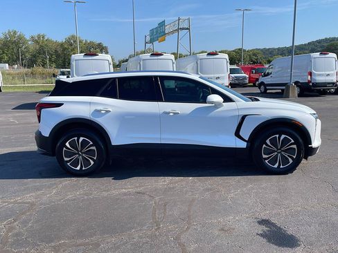 Used 2024 Chevrolet Blazer EV LT AWD/4WD image 6