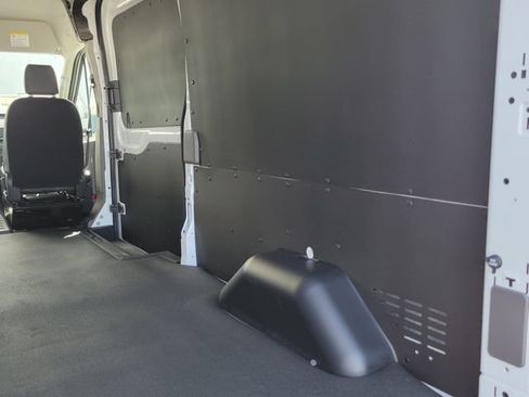 New 2026 Ford Transit 250 148 Medium Roof w/ Load Area Protection Package RWD image 9