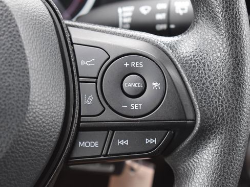 Used 2024 Toyota RAV4 LE AWD/4WD image 9