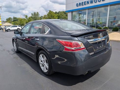Used 2015 Nissan Altima 2.5 SV FWD image 3