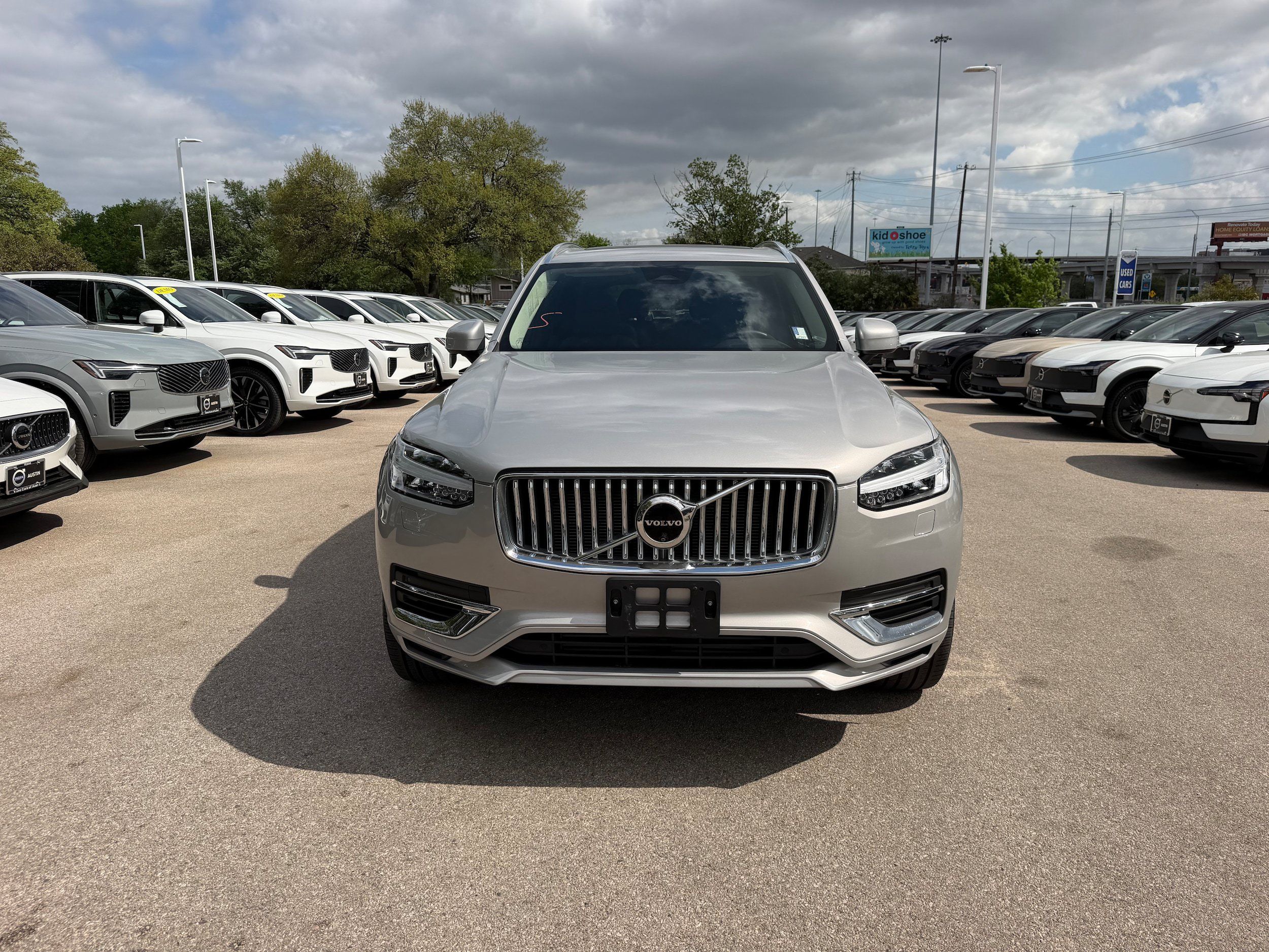 Certified 2024 Volvo XC90 T8 Plus w/ Protection Package Premier AWD/4WD image 8